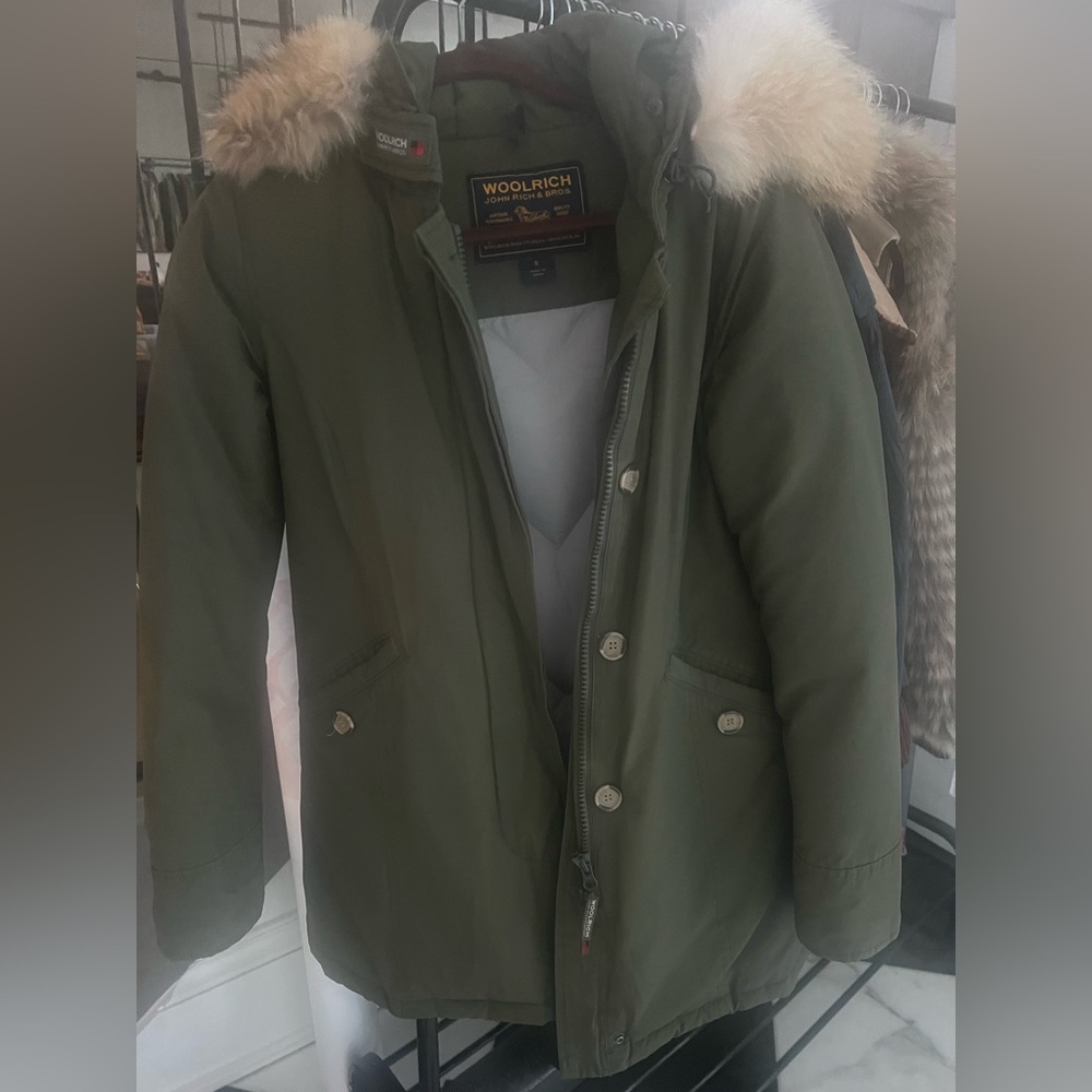 Winter very warm jacket with real fur on the hood